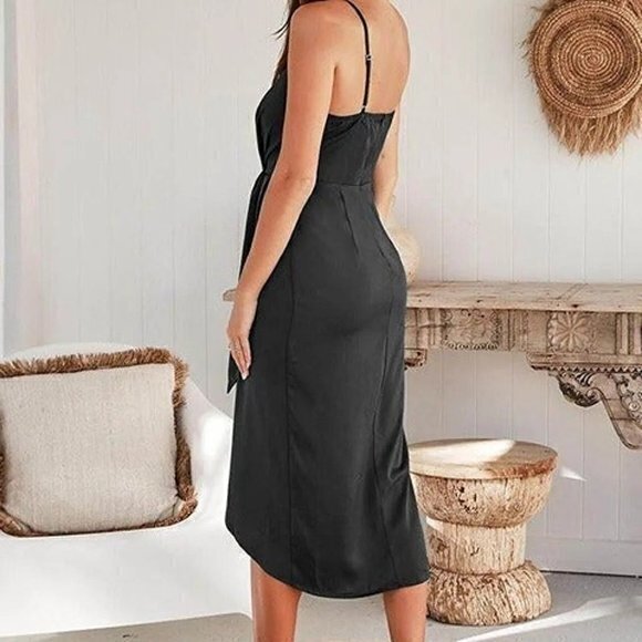 CUPSHE Black Front Tie Twist V neckline. Sleeveless Tulip hem Size‎ Large - Picture 14 of 17